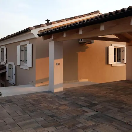 Monet Ρόβινι